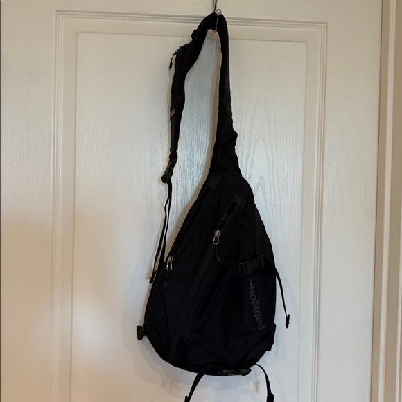 Patagonia Sling Bag Like New Black No signs of wear - Picture 2 of 12